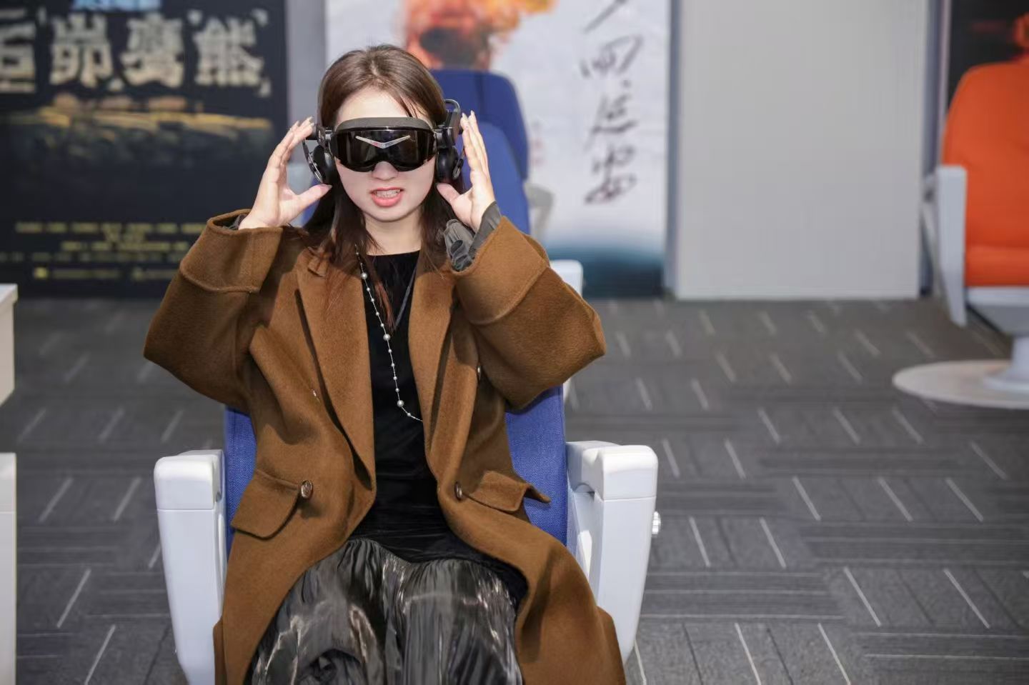 西影XR影院使用小派Pimax VR设备提供沉浸式观影体验